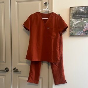 Women’s Figs Scrubs